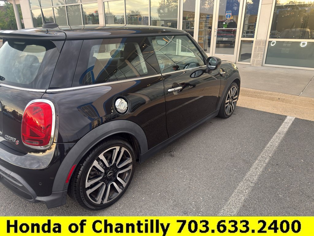 Used 2022 MINI Cooper S FWD image 3