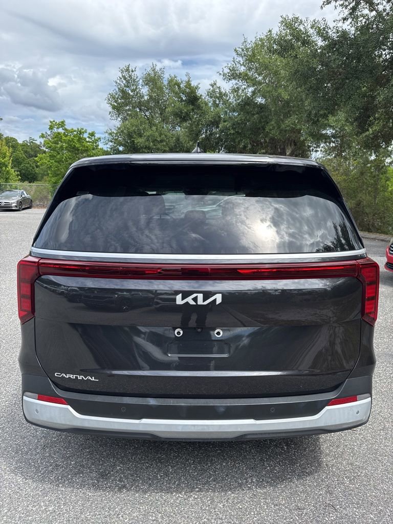 Used 2025 Kia Carnival image 30