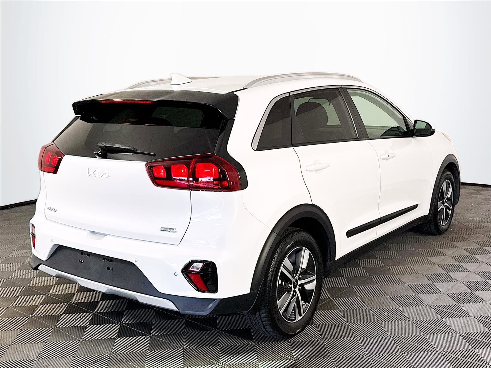 Certified 2022 Kia Niro LXS image 7