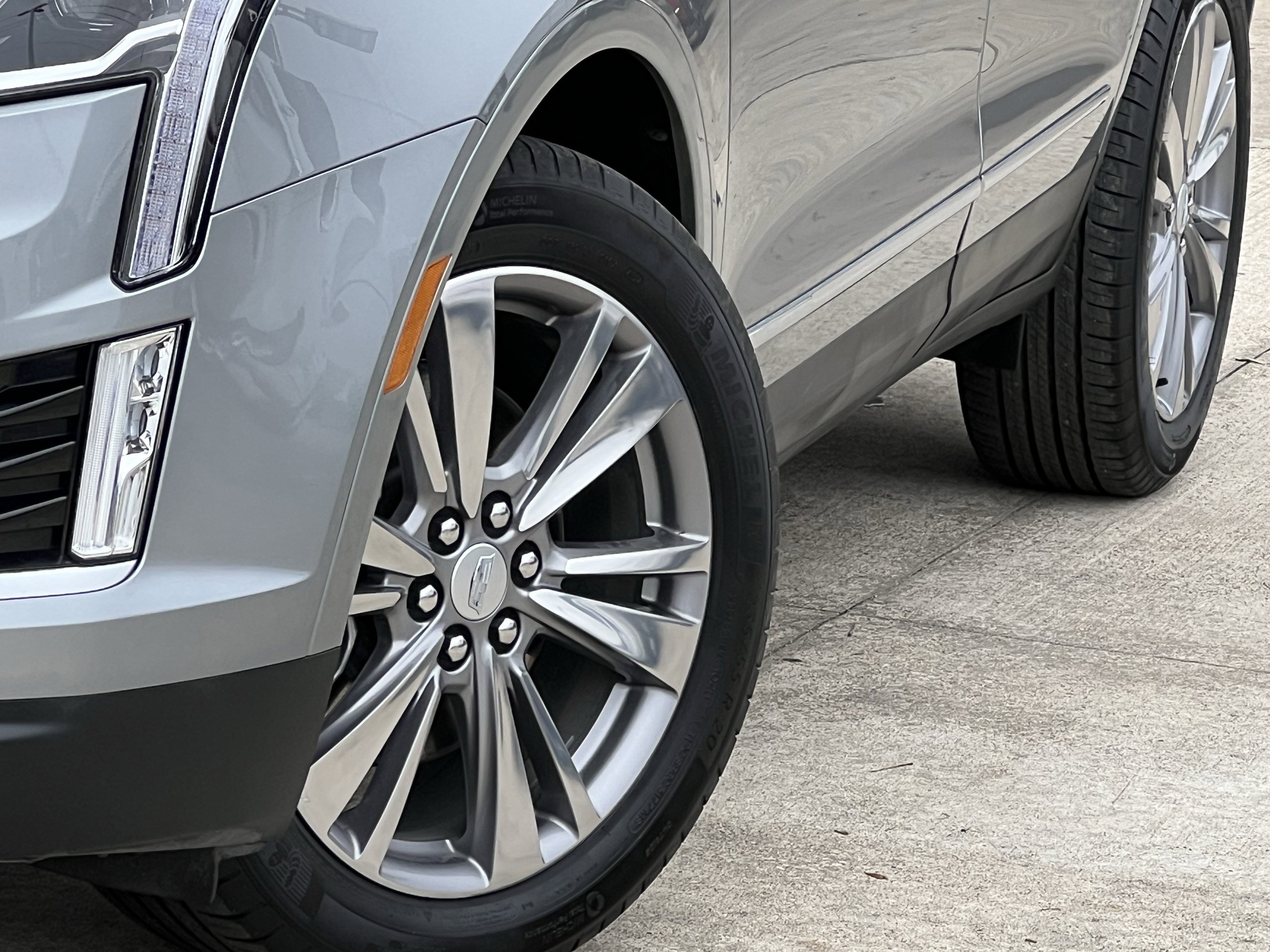 Used 2025 Cadillac XT5 Premium Luxury image 8