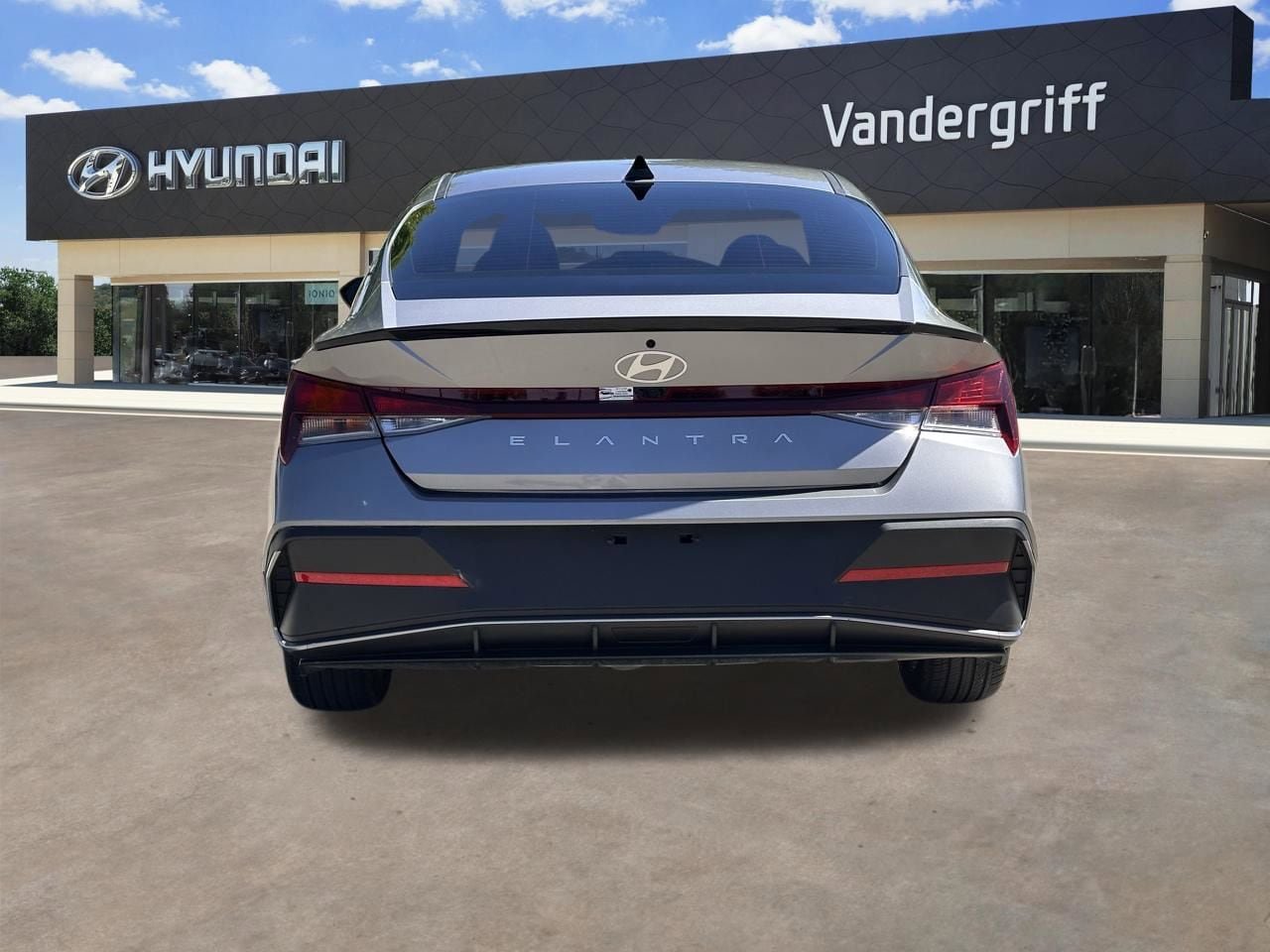 Used 2025 Hyundai Elantra Sport image 12