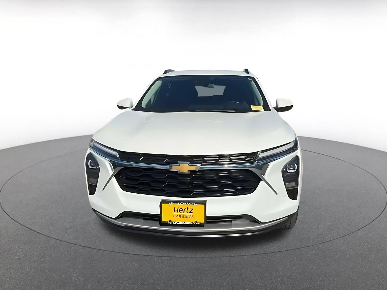 Used 2025 Chevrolet Trax LT w/ LT Convenience Package FWD image 4