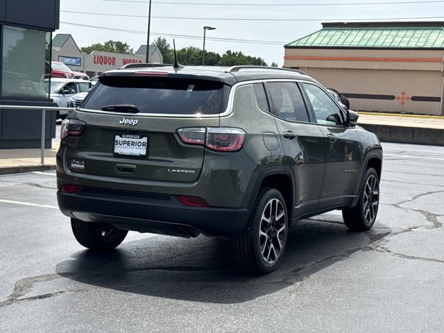 Used 2017 Jeep Compass Limited AWD/4WD image 3