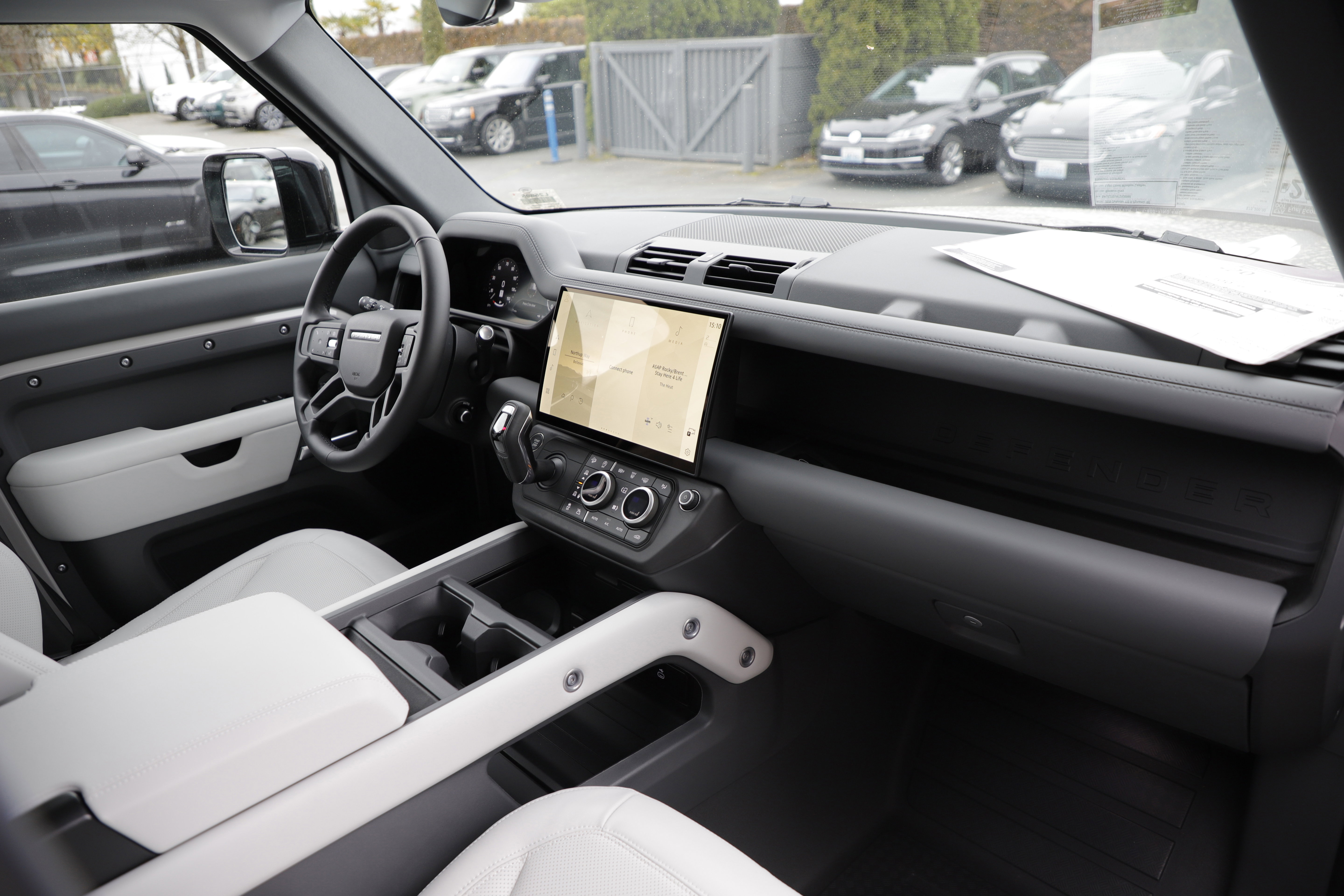 New 2026 Land Rover Defender 110 X-Dynamic SE image 13