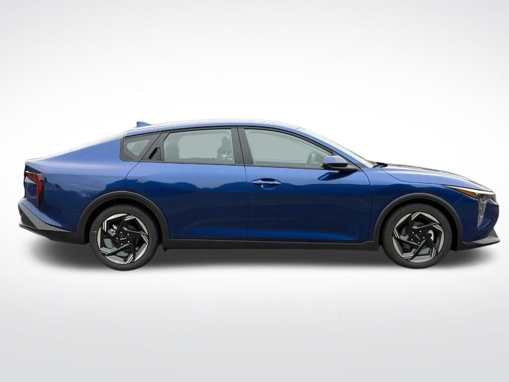 New 2025 Kia K4 EX image 2