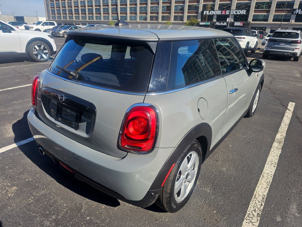 Used 2021 MINI Cooper 2-Door Hardtop FWD image 3