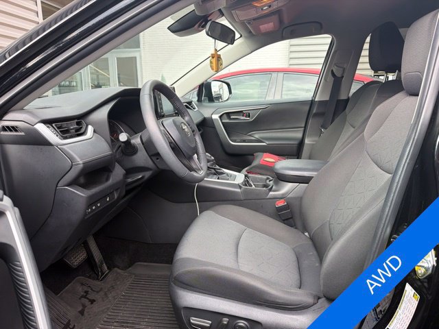 Used 2021 Toyota RAV4 XLE w/ XLE Grade Weather Package AWD/4WD image 2