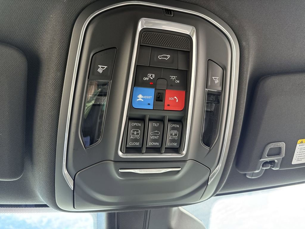 New 2026 Jeep Grand Cherokee Limited w/ Limited Altitude Package RWD image 16