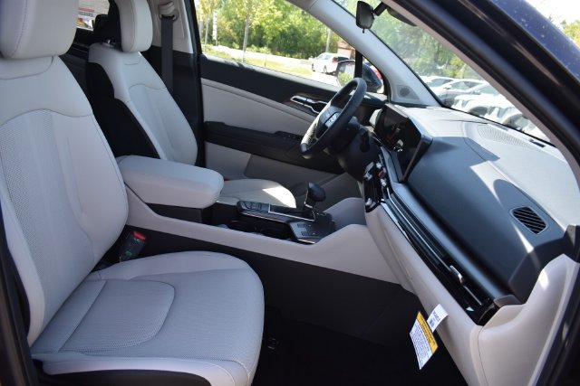 New 2026 Kia Sportage EX FWD image 13
