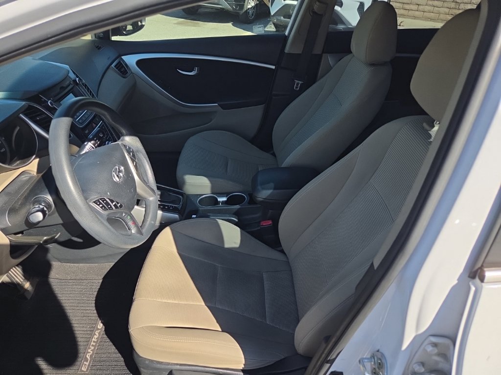 Used 2016 Hyundai Elantra GT FWD image 10