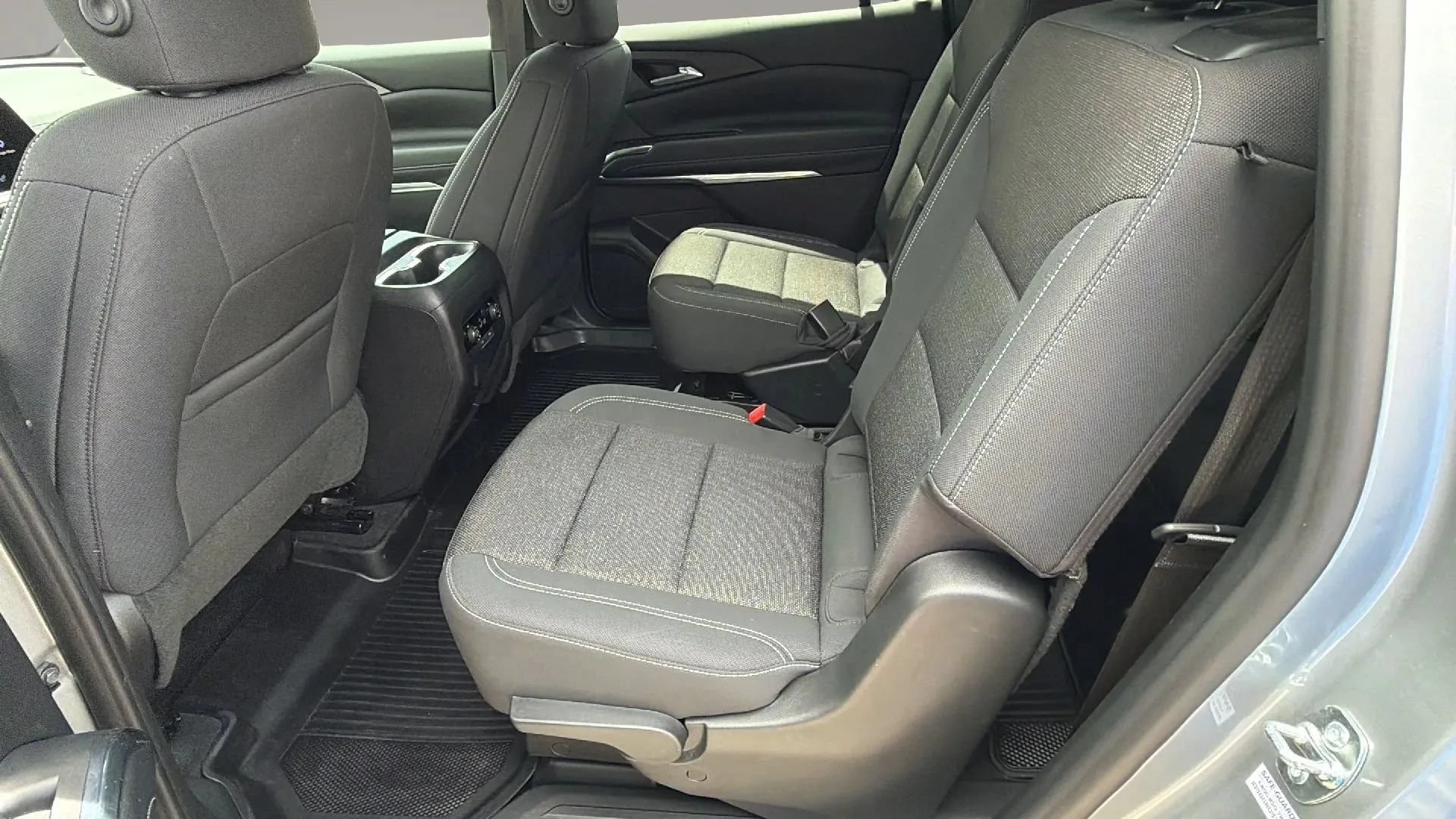 Used 2026 Chevrolet Traverse LT w/ Midnight/Sport Edition FWD image 23