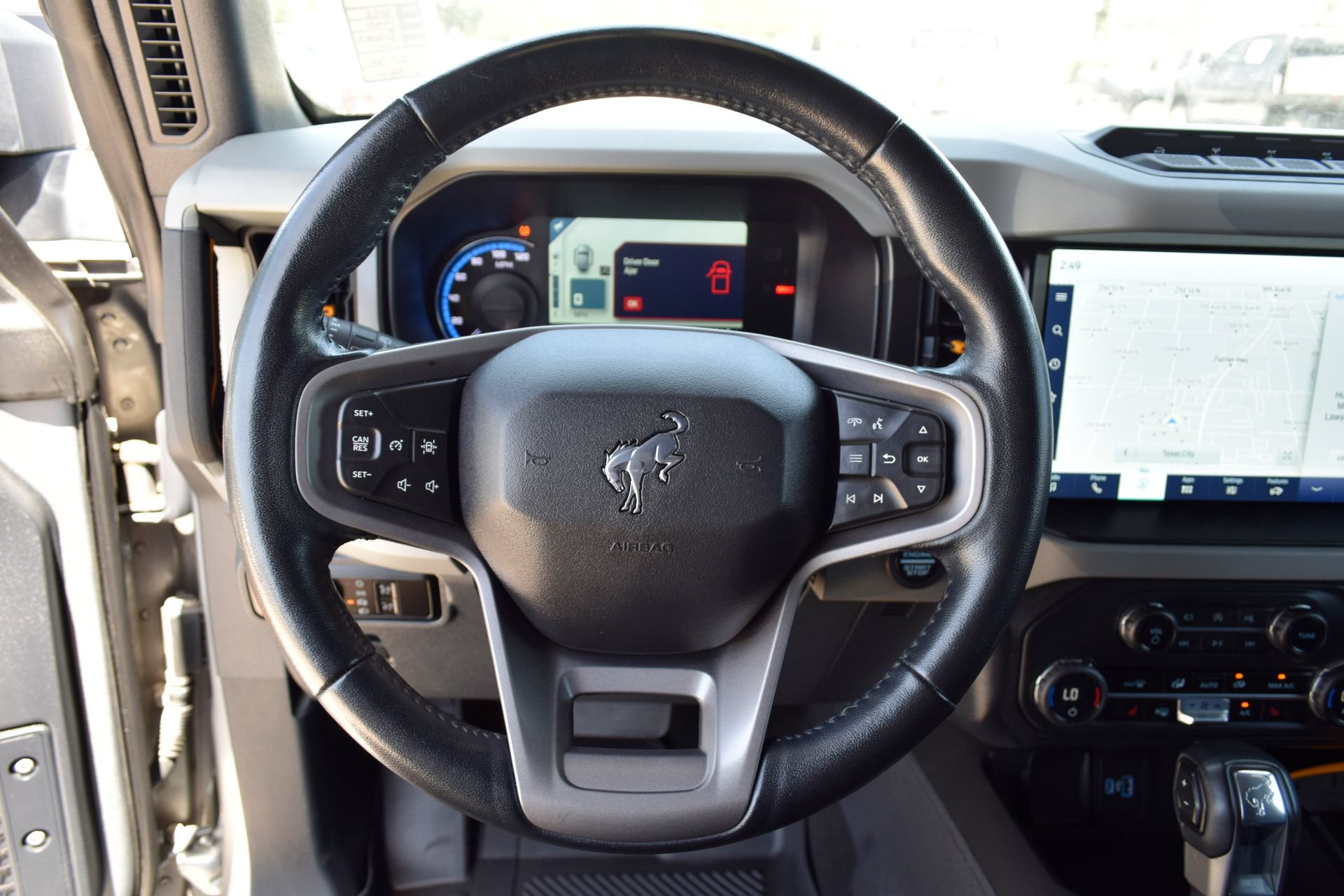 Used 2023 Ford Bronco Badlands w/ Sasquatch Package AWD/4WD image 6