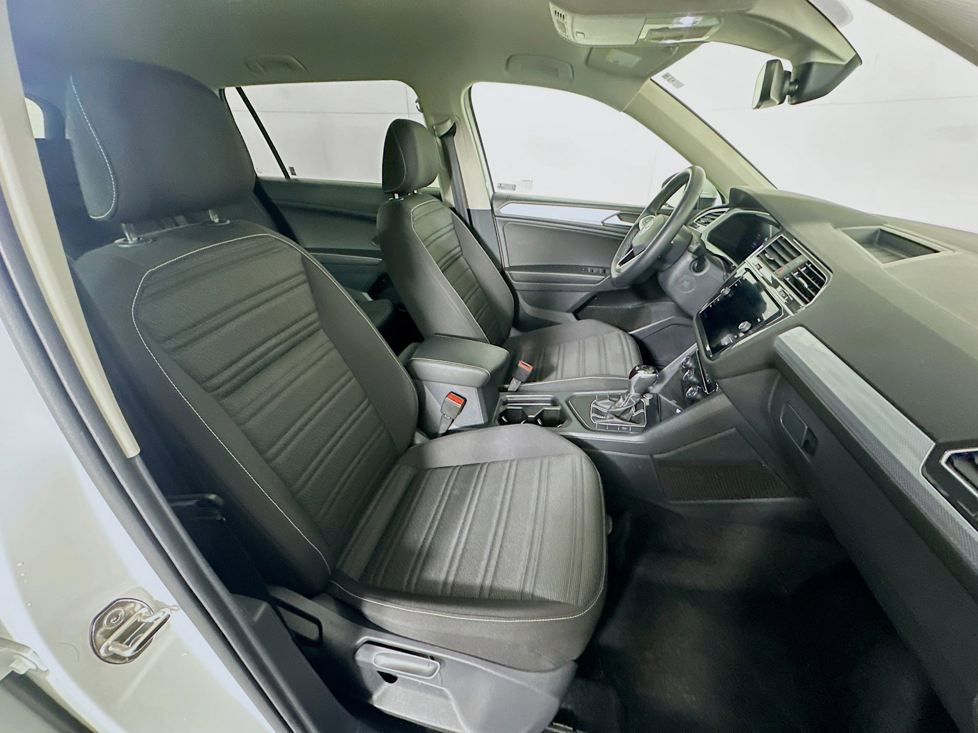 Used 2024 Volkswagen Tiguan S image 30