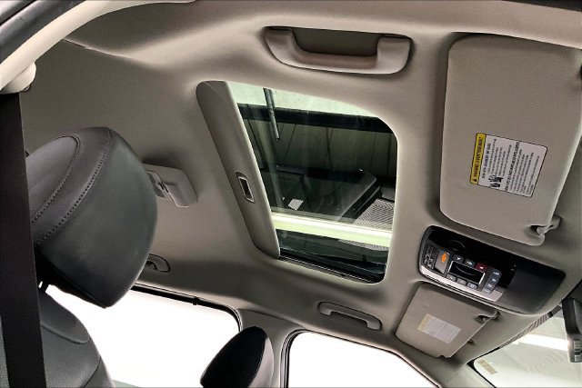 Used 2025 Kia Carnival SX Prestige FWD image 20