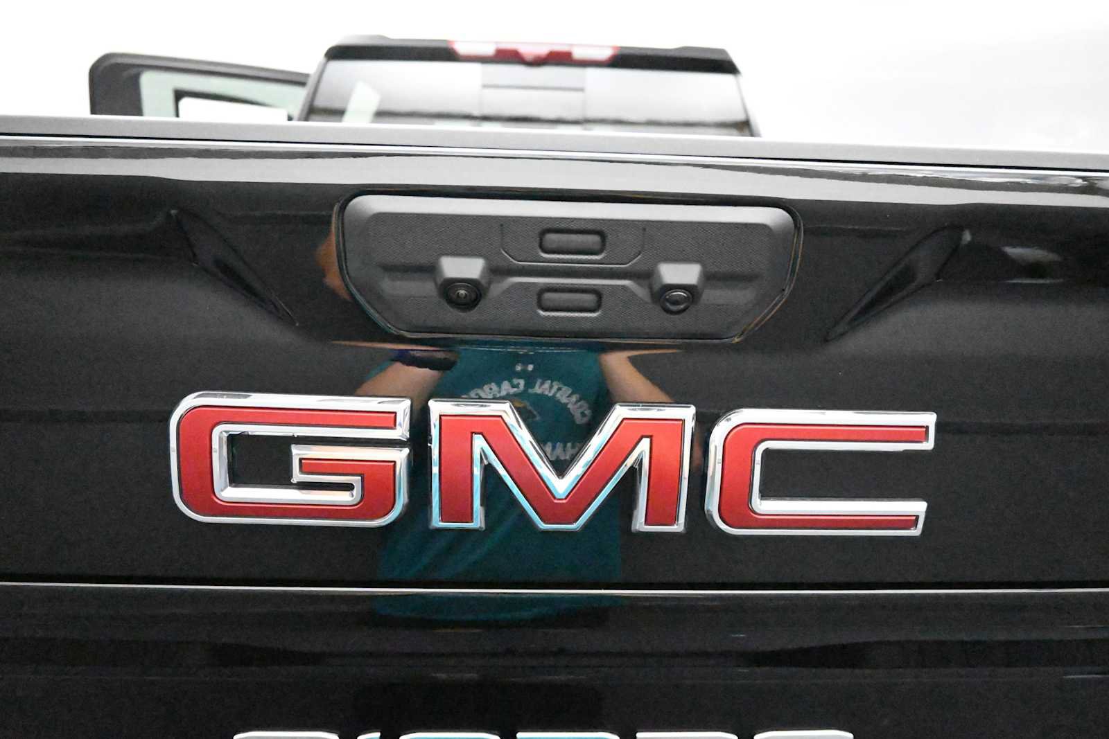 New 2026 GMC Sierra 2500 AT4 w/ AT4 Premium Plus Package AWD/4WD image 23
