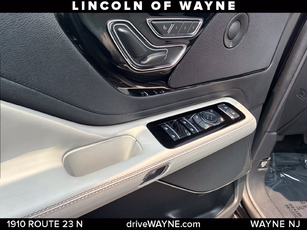 Certified 2025 Lincoln Aviator Reserve w/ Illumination Package AWD/4WD image 14