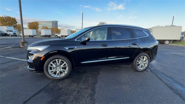 Used 2023 Buick Enclave Essence w/ Experience Buick Package image 4