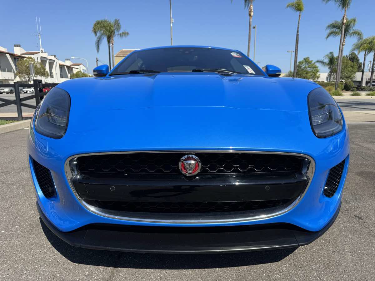 Used 2018 Jaguar F-TYPE Coupe RWD image 12