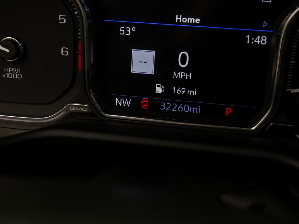 Used 2021 GMC Yukon Denali w/ Denali Premium Package AWD/4WD image 18