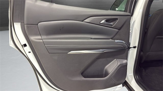 Used 2025 Chevrolet Traverse LT image 28