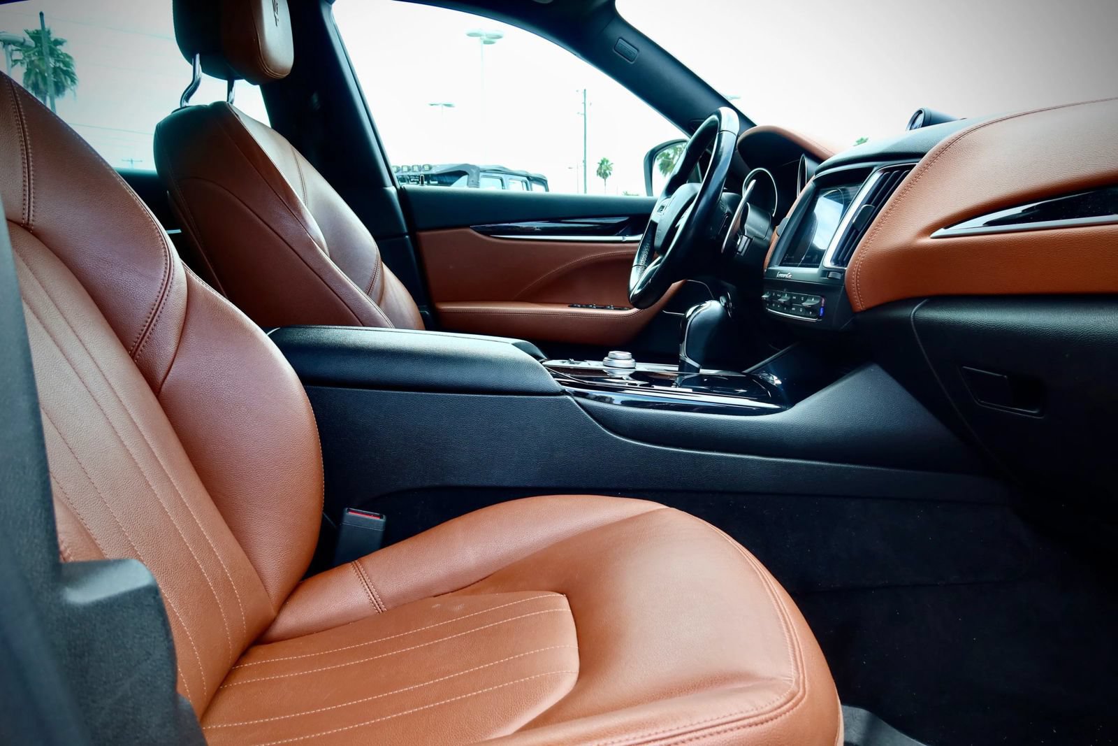 Used 2018 Maserati Levante S AWD/4WD image 27