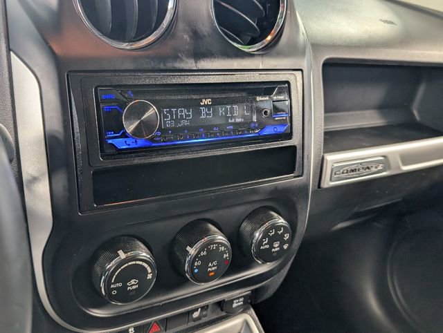 Used 2016 Jeep Compass Latitude w/ Sun/Sound Group image 19