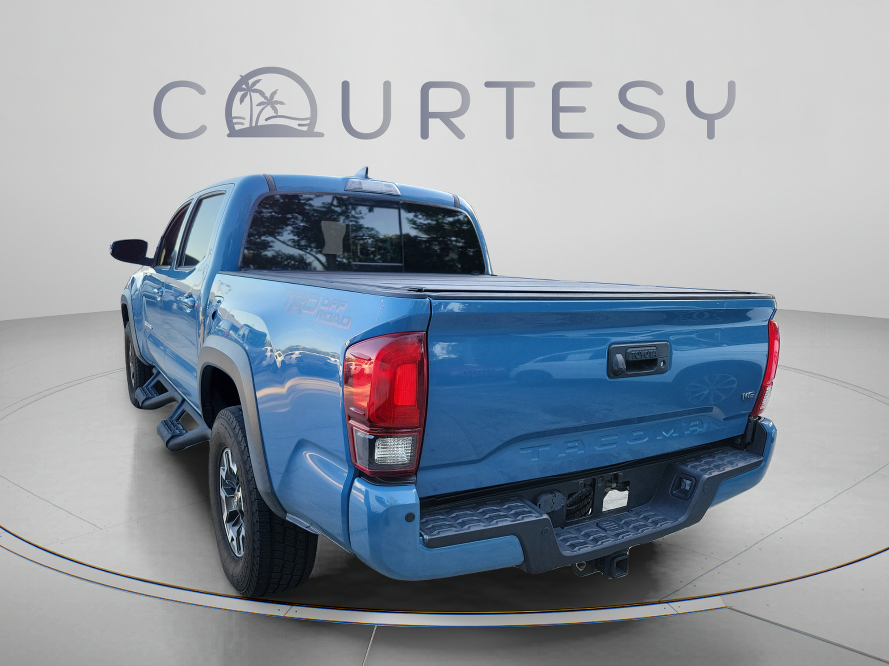 Used 2019 Toyota Tacoma TRD Off-Road w/ Technology Package RWD image 2