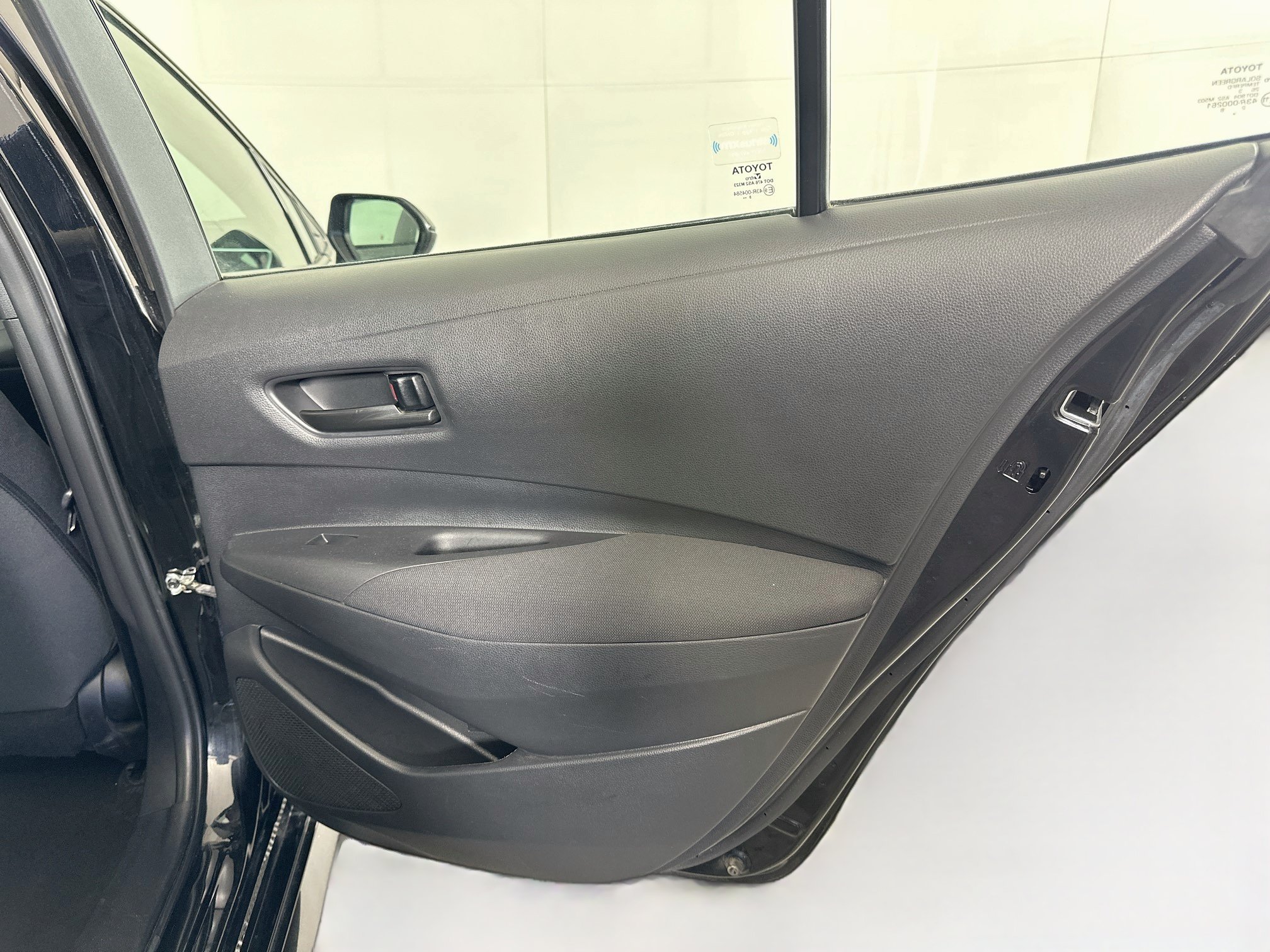 Used 2024 Toyota Corolla LE FWD image 28