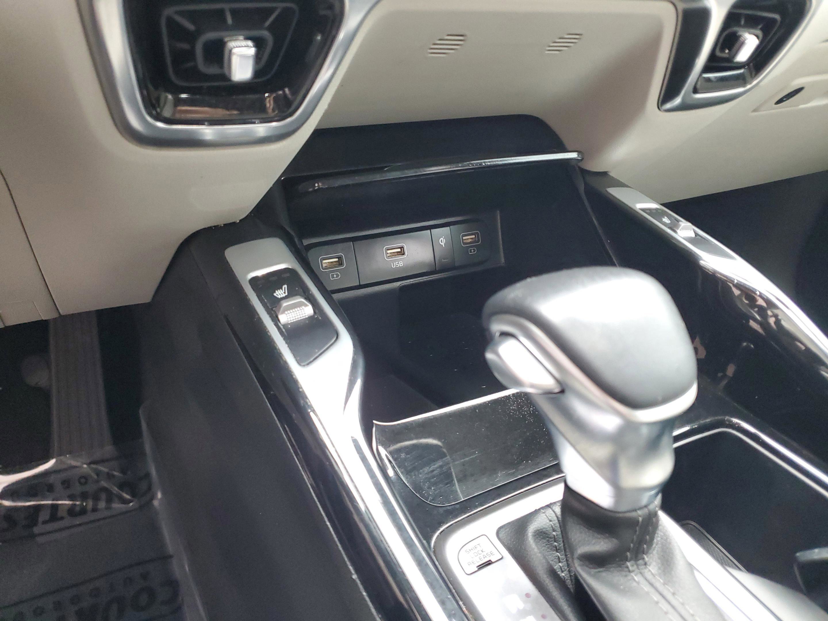 Certified 2023 Kia Sorento SX image 23