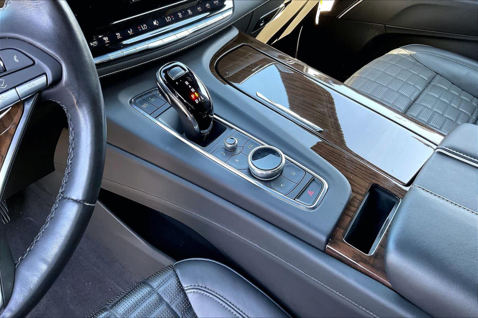 Used 2023 Cadillac Escalade Sport Platinum AWD/4WD image 16