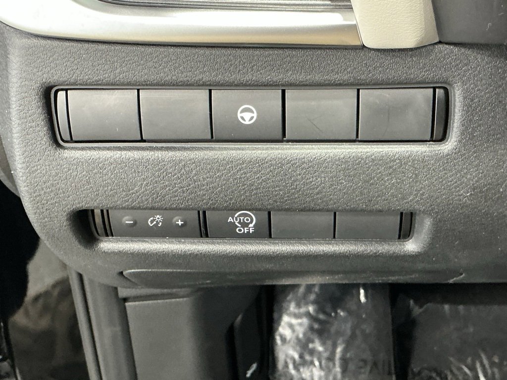 Used 2023 Nissan Rogue SV image 13