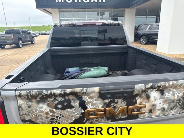 Used 2024 GMC Sierra 1500 AT4 w/ AT4 Premium Package AWD/4WD image 8