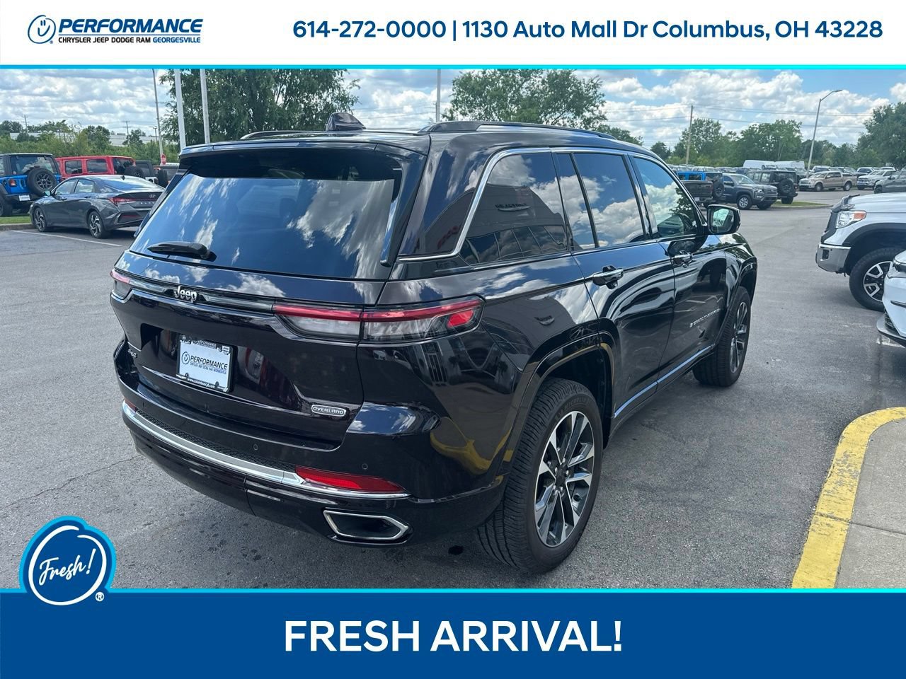 Used 2023 Jeep Grand Cherokee Overland AWD/4WD image 4
