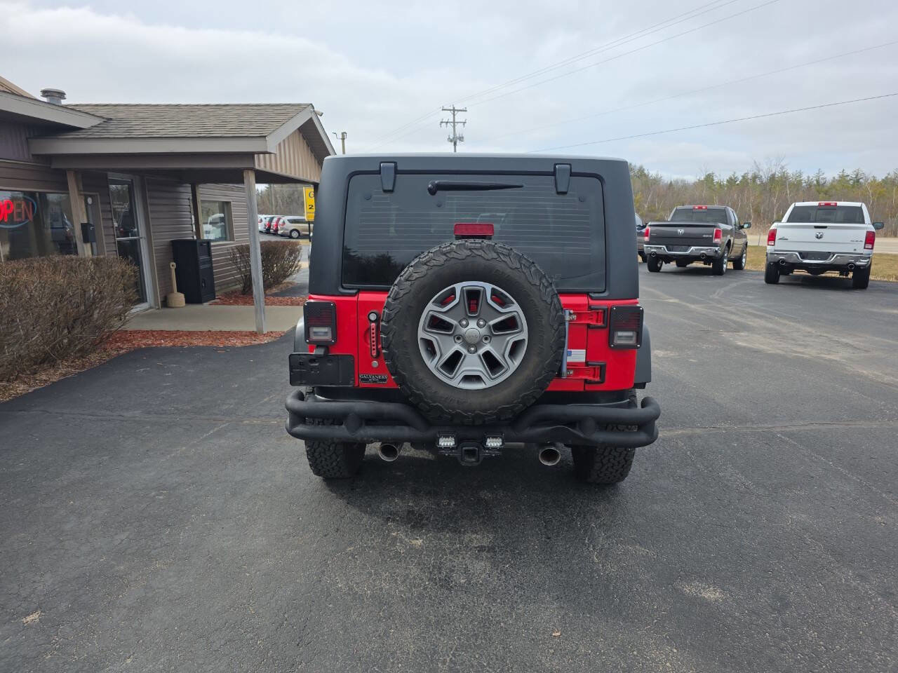 Used 2015 Jeep Wrangler Rubicon w/ Power Convenience Group AWD/4WD image 7