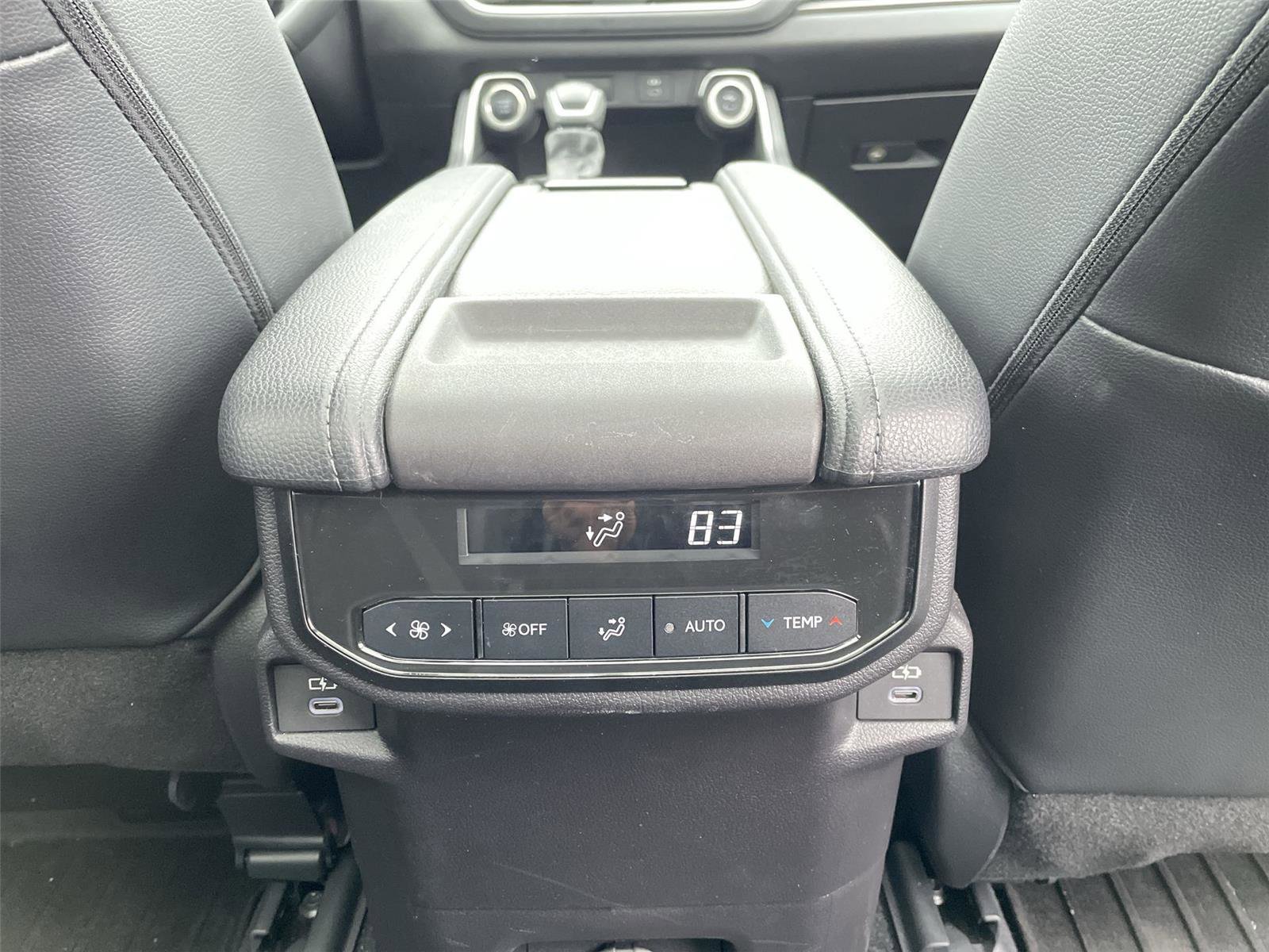 Used 2025 Toyota Grand Highlander AWD image 31