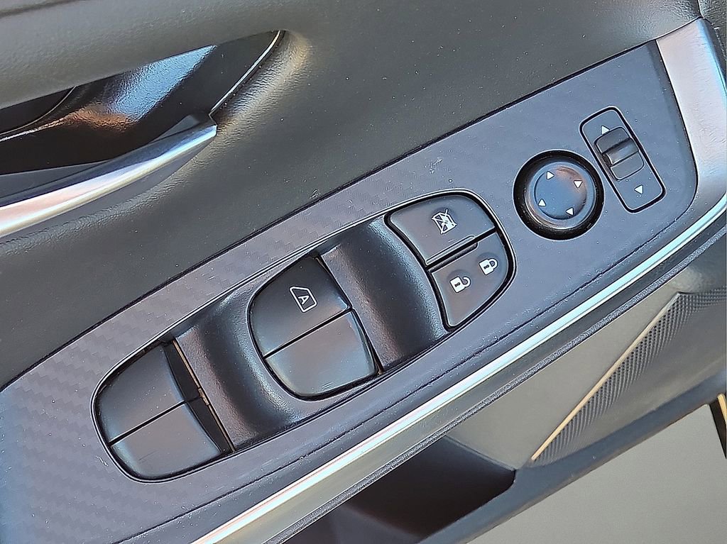 Used 2025 Nissan Sentra SR image 21