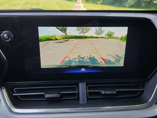 New 2026 Chevrolet Trax LT w/ Driver Confidence Package FWD image 28