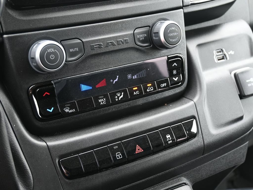 New 2025 RAM ProMaster 2500 w/ Crew Van Package image 22