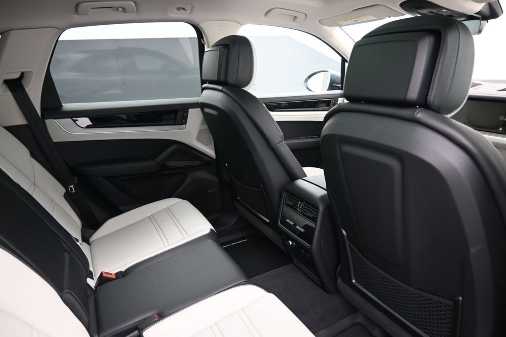 New 2026 Porsche Cayenne S AWD/4WD image 7