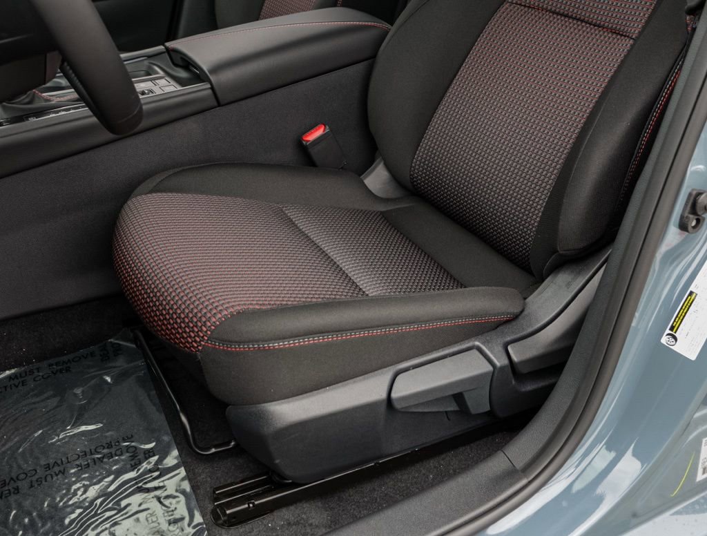 New 2026 Nissan Sentra SR w/ Floor Mat Package FWD image 18
