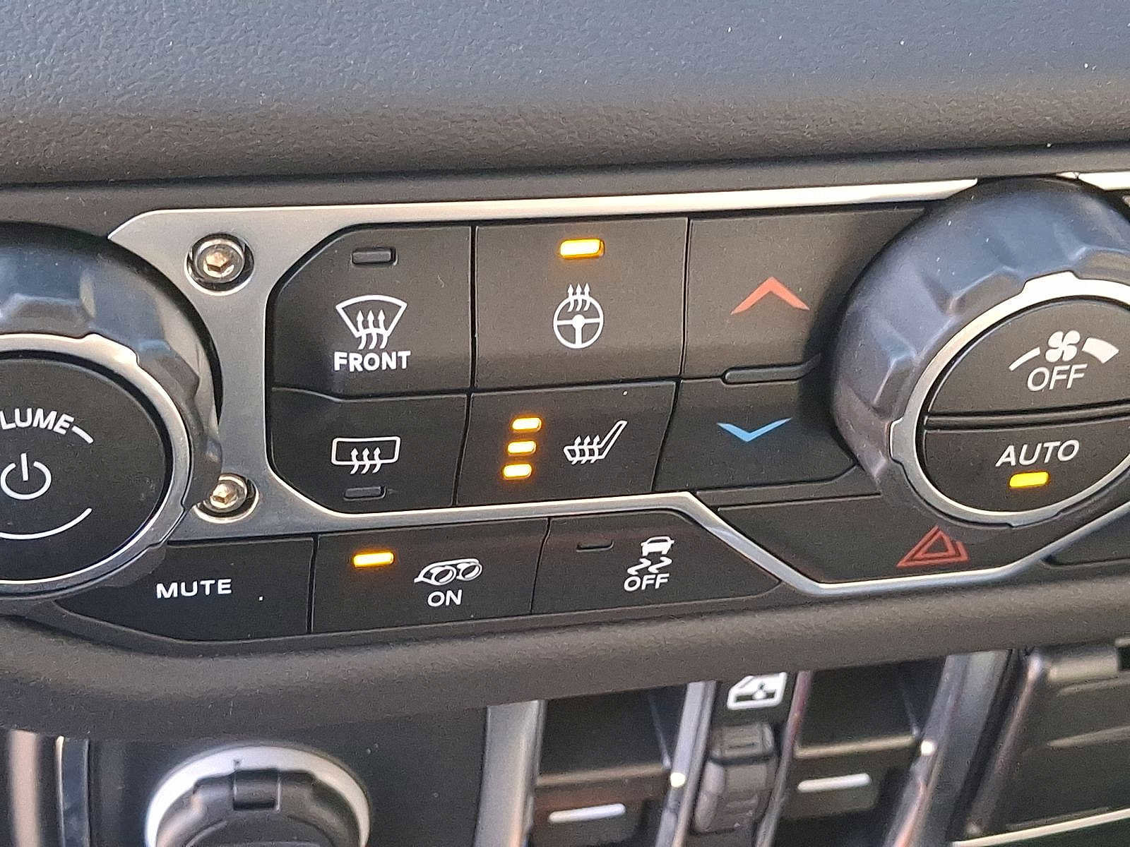 Used 2025 Jeep Wrangler Unlimited Rubicon 392 image 10