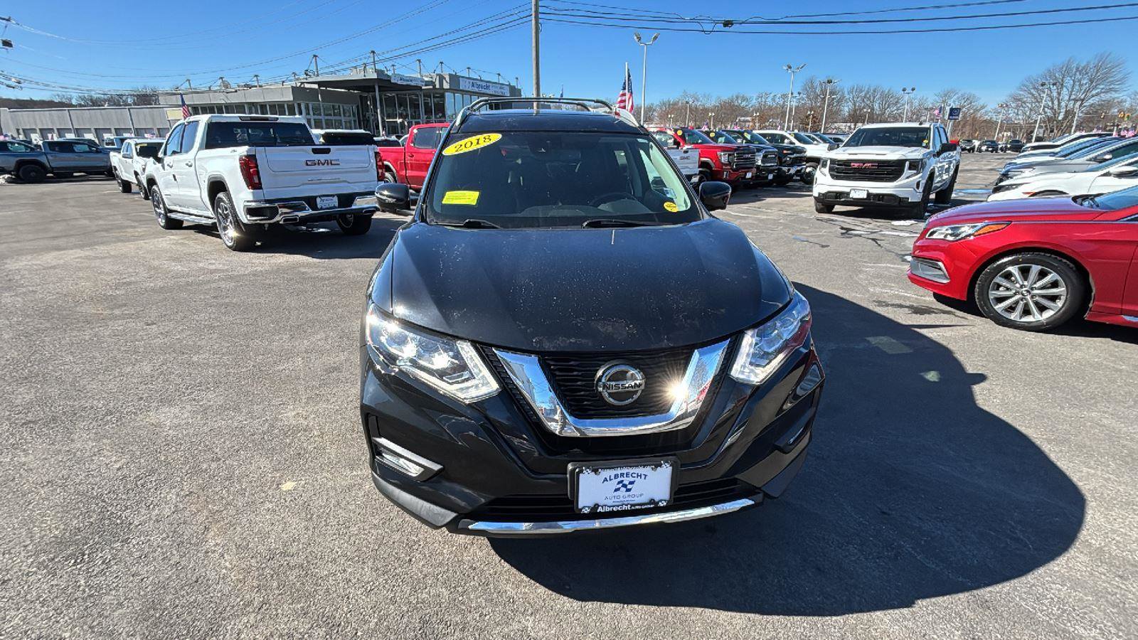 Used 2018 Nissan Rogue SL w/ Premium Package image 2