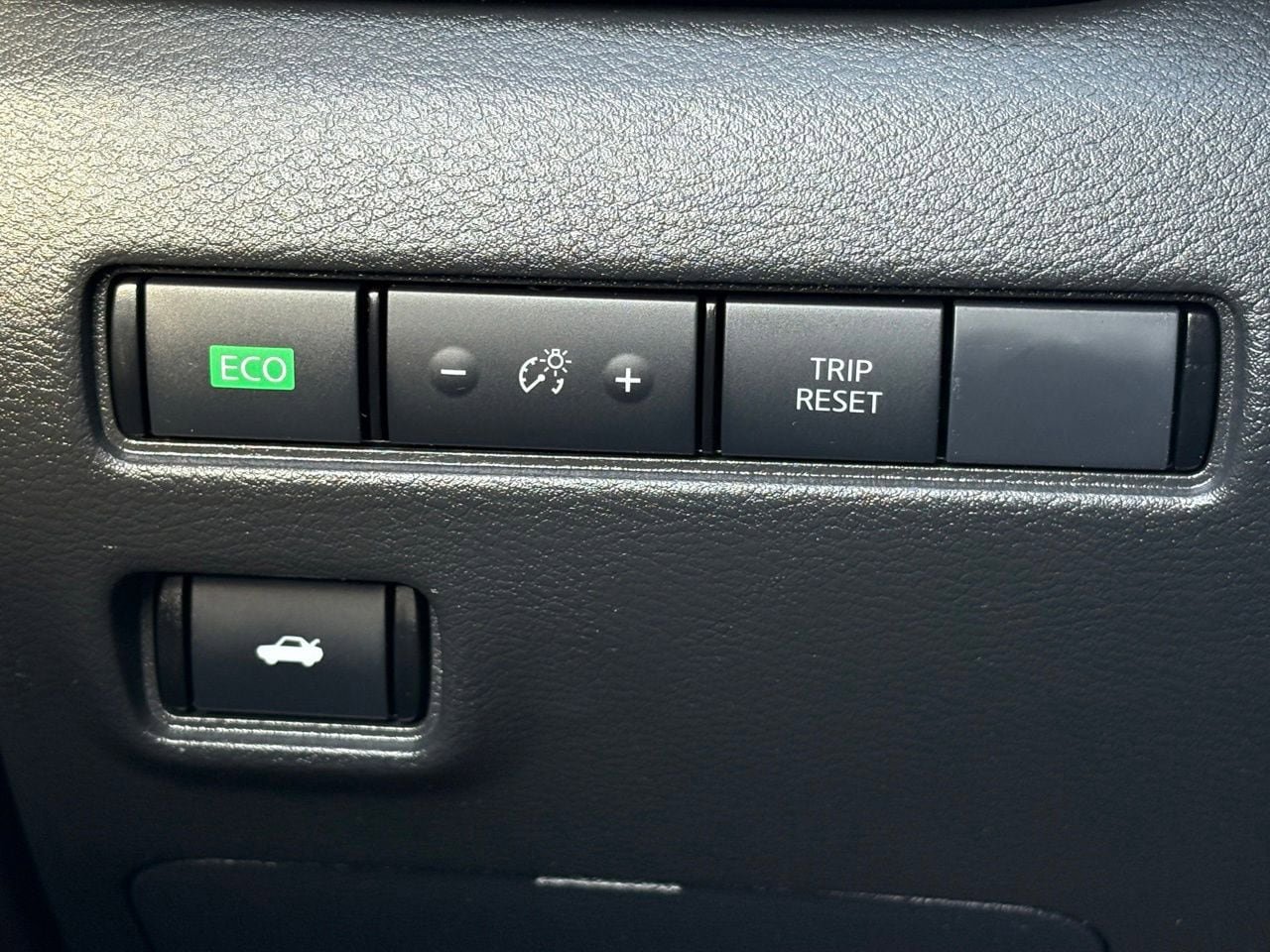 Certified 2025 Nissan Sentra SV FWD image 20