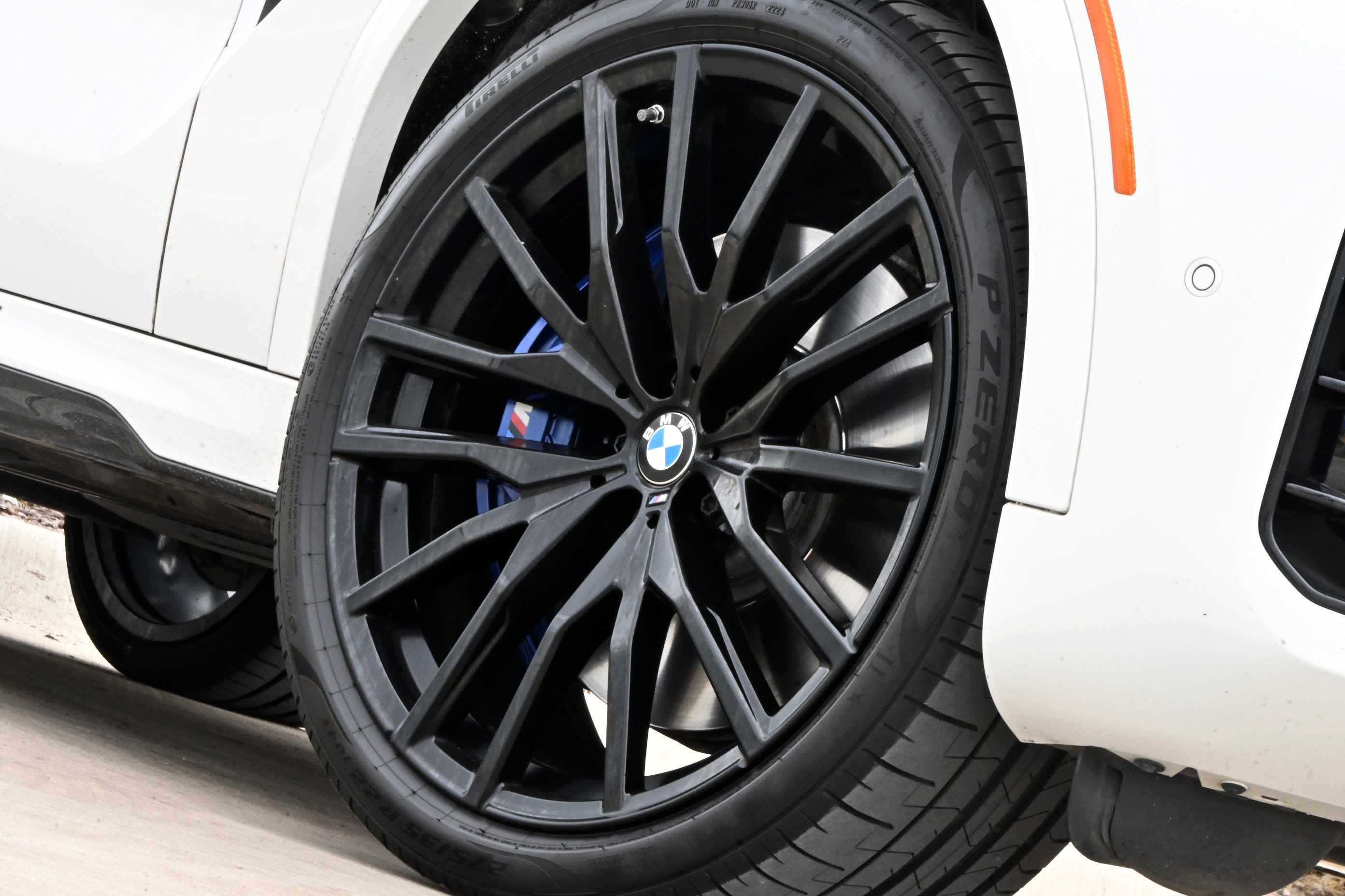 Certified 2024 BMW X6 M60i w/ Climate Comfort Package AWD/4WD image 11