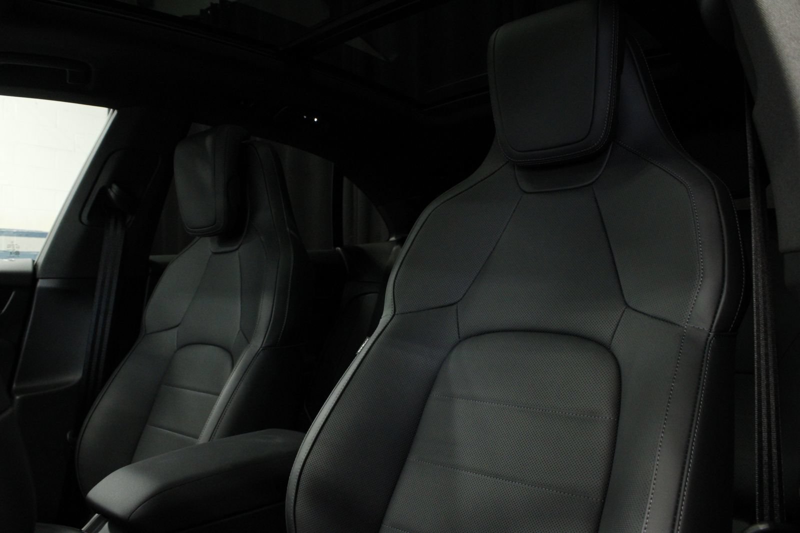 New 2026 Porsche Macan 4 Electric AWD/4WD image 17