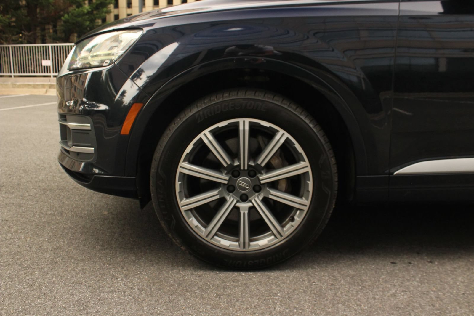 Used 2017 Audi Q7 3.0T Premium Plus w/ Premium Plus Package AWD/4WD image 11