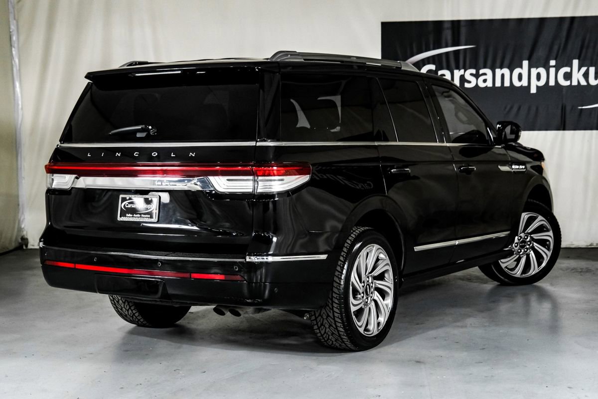 Used 2024 Lincoln Navigator Reserve image 5