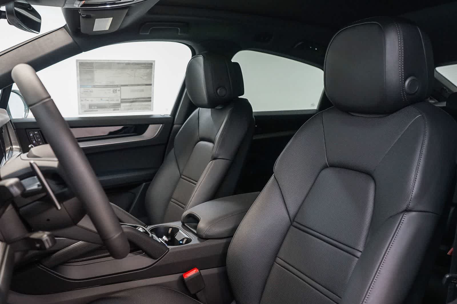 New 2026 Porsche Cayenne Coupe AWD/4WD image 5