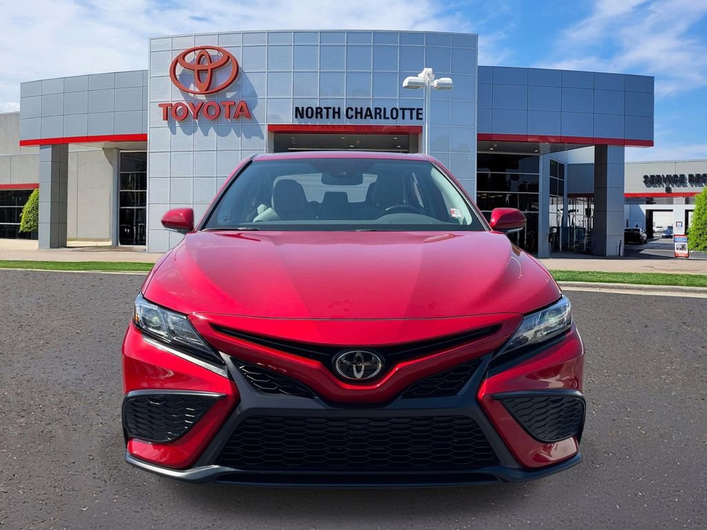 Used 2024 Toyota Camry SE w/ Convenience Package FWD image 3