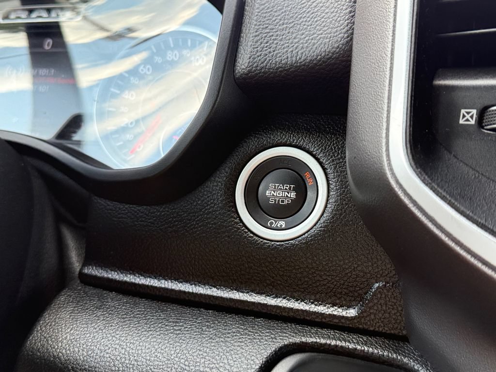 Used 2019 RAM 1500 Big Horn AWD/4WD image 18